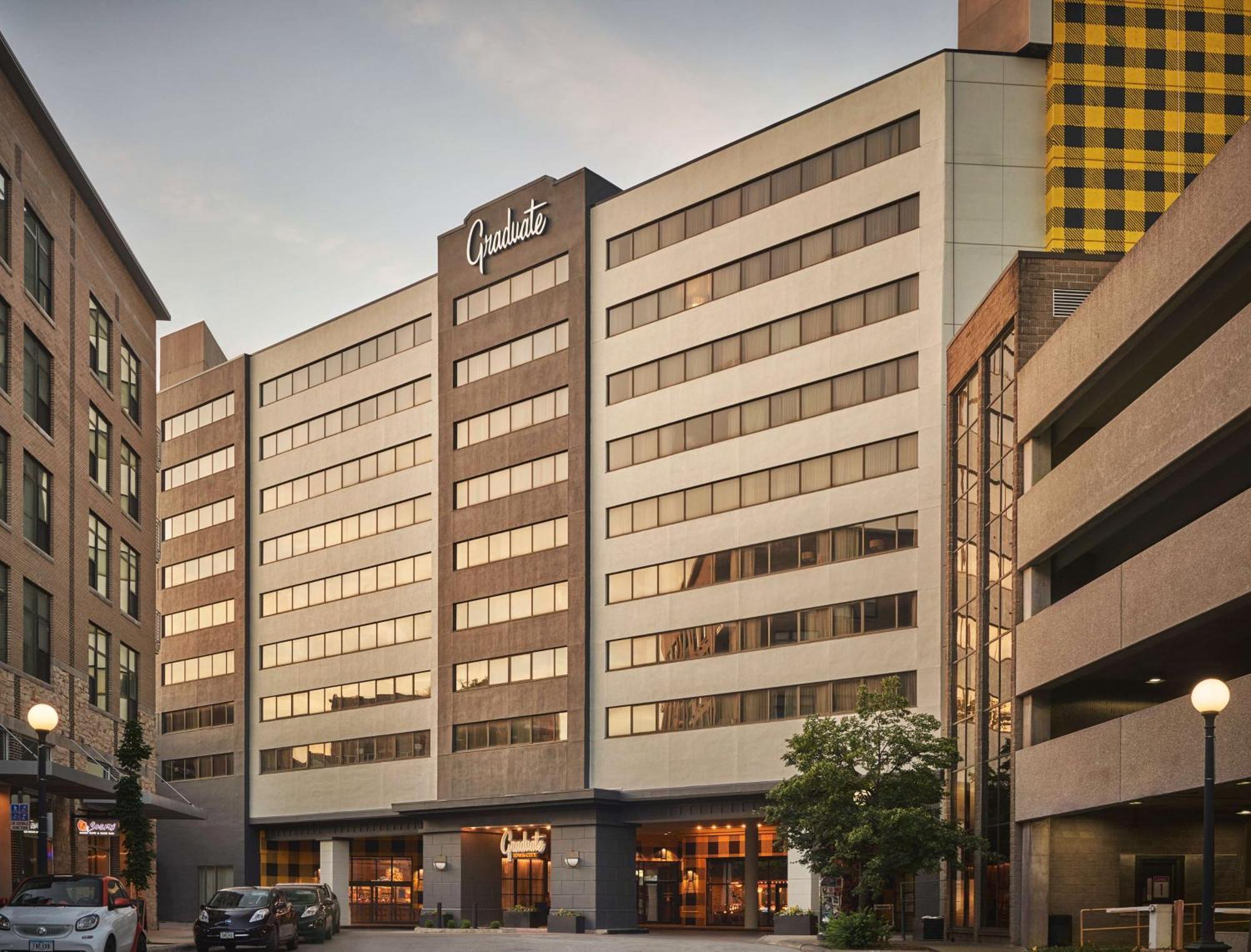 Graduate By Hilton Iowa City Esterno foto